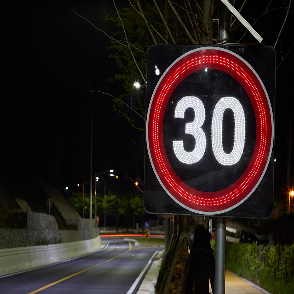 Illuminant Road Traffic Sign Board - child protection zone